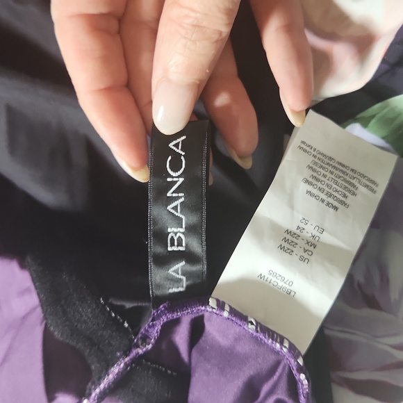 NWT LA BLANCA 22W one piece swimsuit purple with floral print - Picture 11 of 11